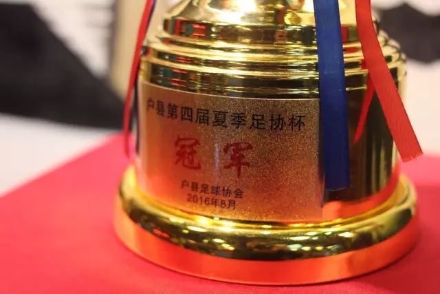 詹姆斯分享万圣节儿童书籍，回忆童年节日欢乐